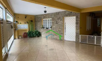 Casa Residencial com 3 dormitórios, 1 suíte e área gourmet  à venda, 325 m²  - Centro de Carapicuíba /SP