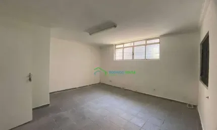 Sala Comercial no Calçadão de Carapicuíba, em Frente à Caedu - Excelente Oportunidade!