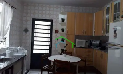 Casa com 3 quartos à venda no centro de-Carapicuíba/SP