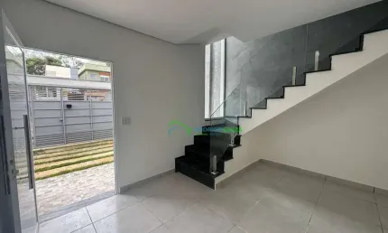 Casa nova com 3 dorms (1 suíte), área de churrasco e vista para o bosque - pronta para morar!
