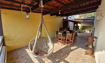 Casa Ampla com 3 Moradias e Vista Privilegiada na Vila Creti, Carapicuíba.