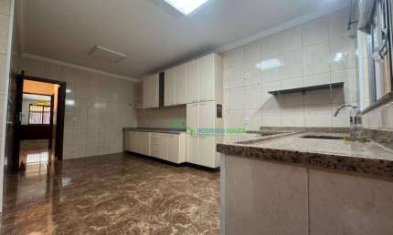 Casa com 3 dormitórios à venda, 150 m² por R$ 745.000,00 - Vila Caldas - Carapicuíba/SP