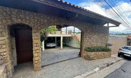 Casa com 4 dormitórios à venda, 245 m² por R$ 780.000,00 - Jardim Marilu - Carapicuíba/SP