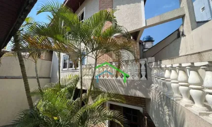 Casa com 4 dormitórios à venda, 420 m² por R$ 1.060.000,00 - Centro - Carapicuíba/SP