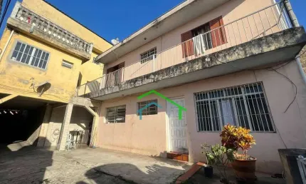 Casa com 8 dormitórios à venda, 330 m² por R$ 690.000,00 - Centro - Carapicuíba/SP