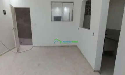 Casa com 1 dormitório para alugar, 50 m² por R$ 1.100,01/mês - Vila Dirce - Carapicuíba/SP