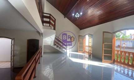 Casa com 5 quartos para alugar no Jardim Montreal, Londrina 