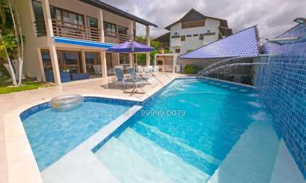 Luxuosa casa de praia com 5 quartos, piscina e marina
