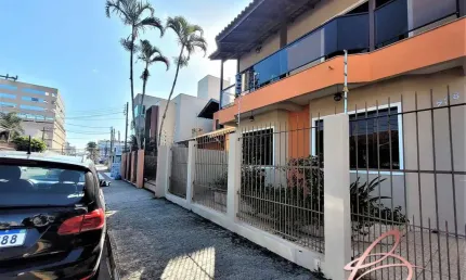 Casa com 3 quartos à venda no Centro, Balneário Camboriú 