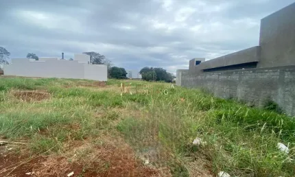 Terreno à venda na Vila Becker, Toledo 