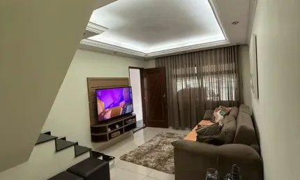 Casa a Venda com piscina e 3 dorms (1 Suíte)  - Parque São Vicente