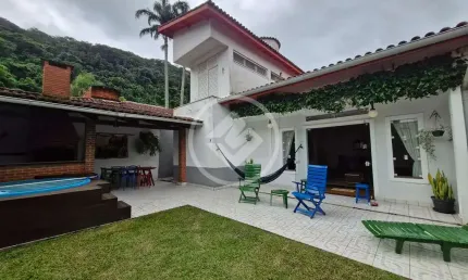 CASA A VENDA JARDIM GUAIUBA GUARUJÁ SP codigo: 104720