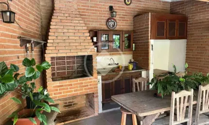 Sobrado a venda com 4 dormitórios (3 Suítes), 3 salas e espaço gourmet, próximo a praia da Enseada, Guarujá SP codigo: 110390