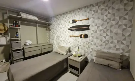 Lindo Apartamento Reformado e Mobiliado com Lazer de Resort na Praia da Enseada com vista p Mar codigo: 129378
