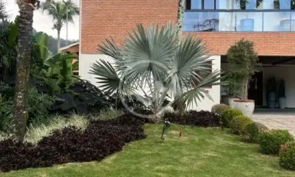 CASA REFORMADA A VENDA CONDOMINIO GRANVILLE GUARUJÁ SP codigo: 132191