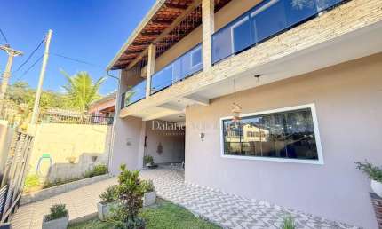 Casa para Venda em Blumenau, Glória, 3 dormitórios, 1 suíte, 3 banheiros, 2 vagas