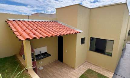 linda de 2 quatos uma suite no setor maisa em trindade
