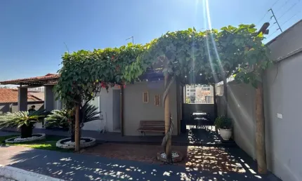 Lindo sobrado no condomínio  prive das laranjeiras com 3 quartos uma suíte no parque das laranjeiras