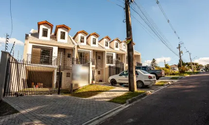 Casa/Sobrado Triplex Pequeno Cotolengo - Natureza e Muita Paz.