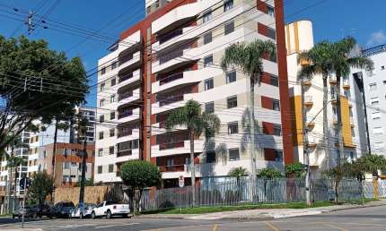 Apartamento 3 quartos no Água Verde. 109 m2 área útil. Acabamento primoroso.