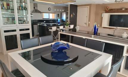 Apartamento 3 quartos no Água Verde. 109 m2 área útil. Acabamento primoroso.
