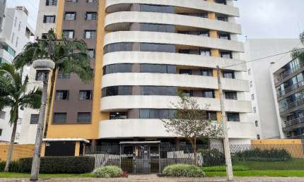 Apartamento Semi Mobiliado à Venda – 115m² | 3 Quartos (1 Suíte) | 2 Vagas Livres –  Edif. Bel Air - Bairro Cabral