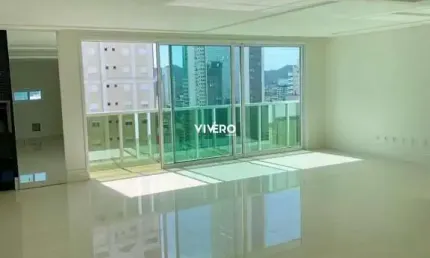 Apartamento com 4 dormitórios no Centro de Balneário Camboriú