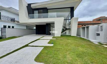 Magnífica casa de alto padrão no Condomínio Caledônia - Camboriú