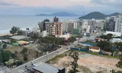 Cobertura com 3 dormitórios no Edifício Amores da Brava a 50 metros do mar na Pr