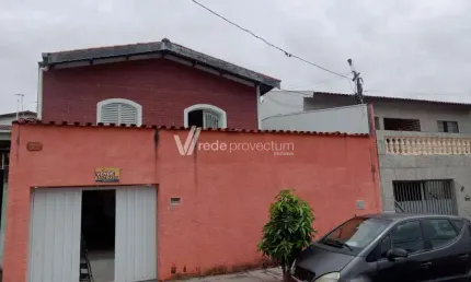 Casa com 3 quartos à venda na Rua Montevidéo, 675, Parque São Quirino, Campinas, 180 m2 por R$ 700.000