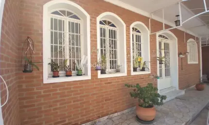 Casa com 4 quartos à venda na Lauro Bedim, 18, Vila Marieta, Campinas, 150 m2 por R$ 700.000