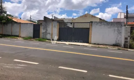 Terreno comercial para alugar na Rua Teodoro Guedes de Campos, 161, Parque Santa Bárbara, Campinas por R$ 3.000