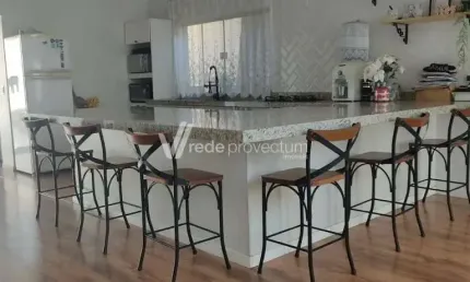 Casa com 4 quartos à venda na Aresqui, 189, Parque Universitário de Viracopos, Campinas, 240 m2 por R$ 650.000