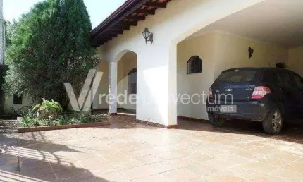 Casa com 4 quartos à venda na Rua Tomé de Sousa, 35, Vila Nogueira, Campinas, 270 m2 por R$ 840.000