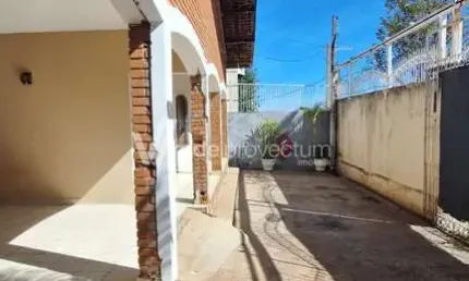 Casa com 3 quartos à venda no Jardim Santa Lúcia, Campinas , 222 m2 por R$ 700.000