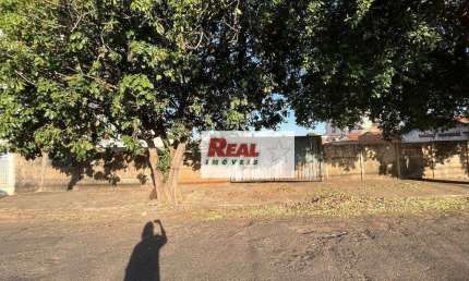 Terreno de 895m² - Venda - Vila Industrial - Araçatuba-SP