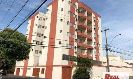 Apartamento com 3 quartos para alugar na Rua General Dutra, Vila Santo Antônio, Araçatuba