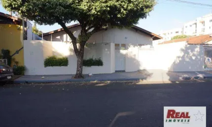 Casa com 3 dormitórios para alugar, 140 m² por R$ 1.496,82/mês - Vila Nova - Araçatuba/SP