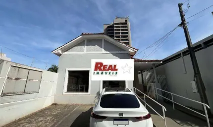 Casa comercial com 5 salas para alugar na Rua Bernardino de Campos, Centro, Araçatuba