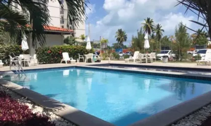Apartamento à venda em Jaboatão dos Guararapes-PE, Candeias: 2 quartos, 2 salas, 1 banheiro, 1 vaga, 50m².