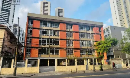 Apartamento à venda na Madalena, Recife-PE: 2 quartos, sala ampla, 2 banheiros, 1 vaga de garagem e 65m² de área. Venha conferir!