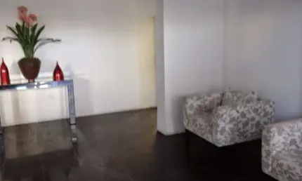 Apartamento à venda em Candeias, Jaboatão dos Guararapes-PE: 2 quartos, 2 salas, 1 banheiro, 1 vaga de garagem!