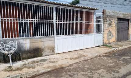A&M IMOVEIS VENDE DUAS CASAS NO MESMO LOTE NA AR 11 EXELENTE LOCALIZAÇAO