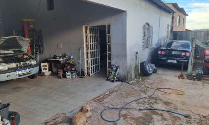 A&M IMOVEIS VENDE OTIMA CASA NO CONDOMINIO VALE DO SOL