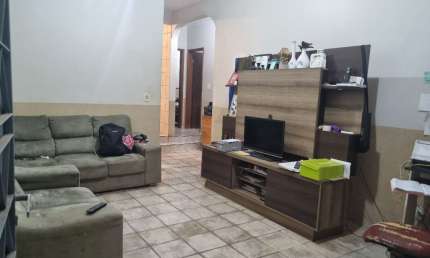 A& IMOVEIS VENDE EXELENTE CASA NO CONDOMINIO FECHADO  NA DF 425
