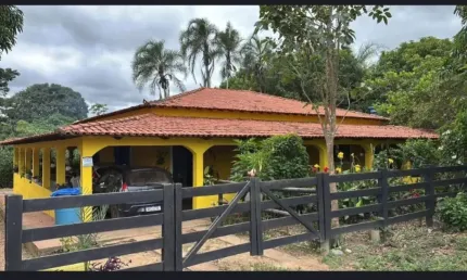 A&M IMOVEIS  Vende excelente fazenda br 060 km 12 com 44 alqueires