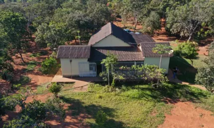 A&M Imoveis vende exelente chacara no Jardim Morumbi Escriturada