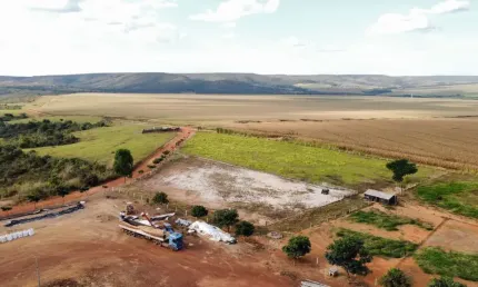 A&m imoveis vende fazenda município de paracatu mg , com área total de 1470 há,