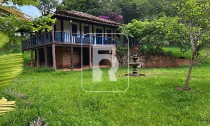 Fazenda à venda, 6 quartos, 1 vaga, Centro - Queluzito/MG
