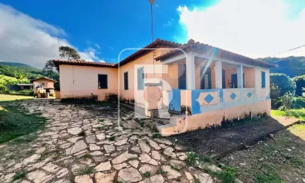Fazenda à venda, 4 quartos, 1 suíte, 2 vagas, Centro - Queluzito/MG